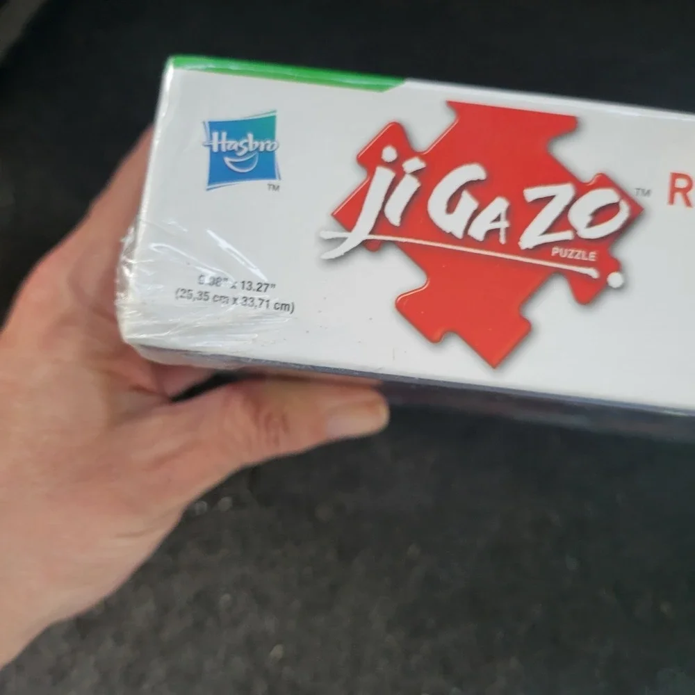NEW JI GA ZO 300 Piece‎ Custom Jigsaw Puzzle - Rearrangeable Puzzle - Hasbro